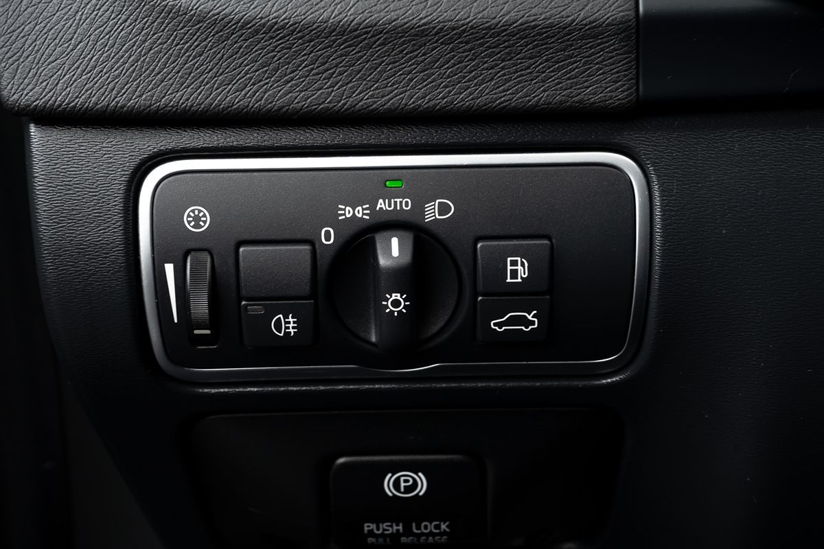 2015 Volvo S60 T5 Drive-E Premier photo 27
