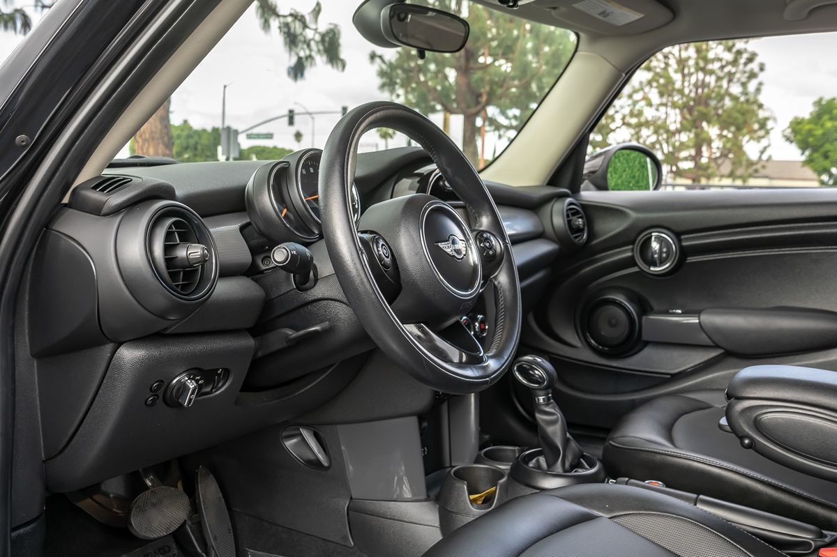2018 Mini Cooper 4 Door Hardtop photo 9