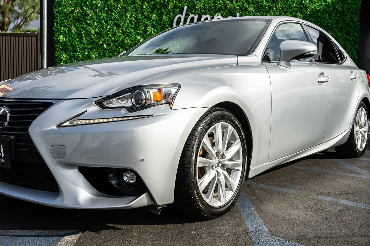 2015 Lexus IS 250 photo 2