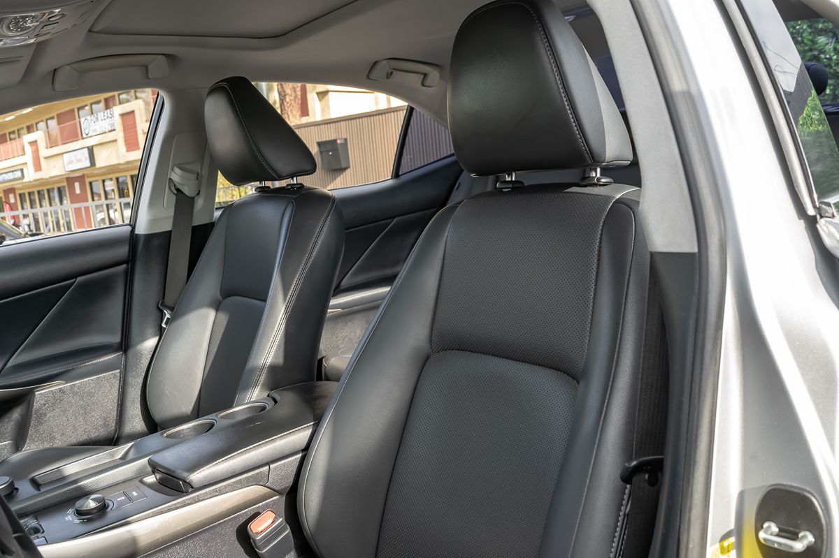 2015 Lexus IS 250 photo 10