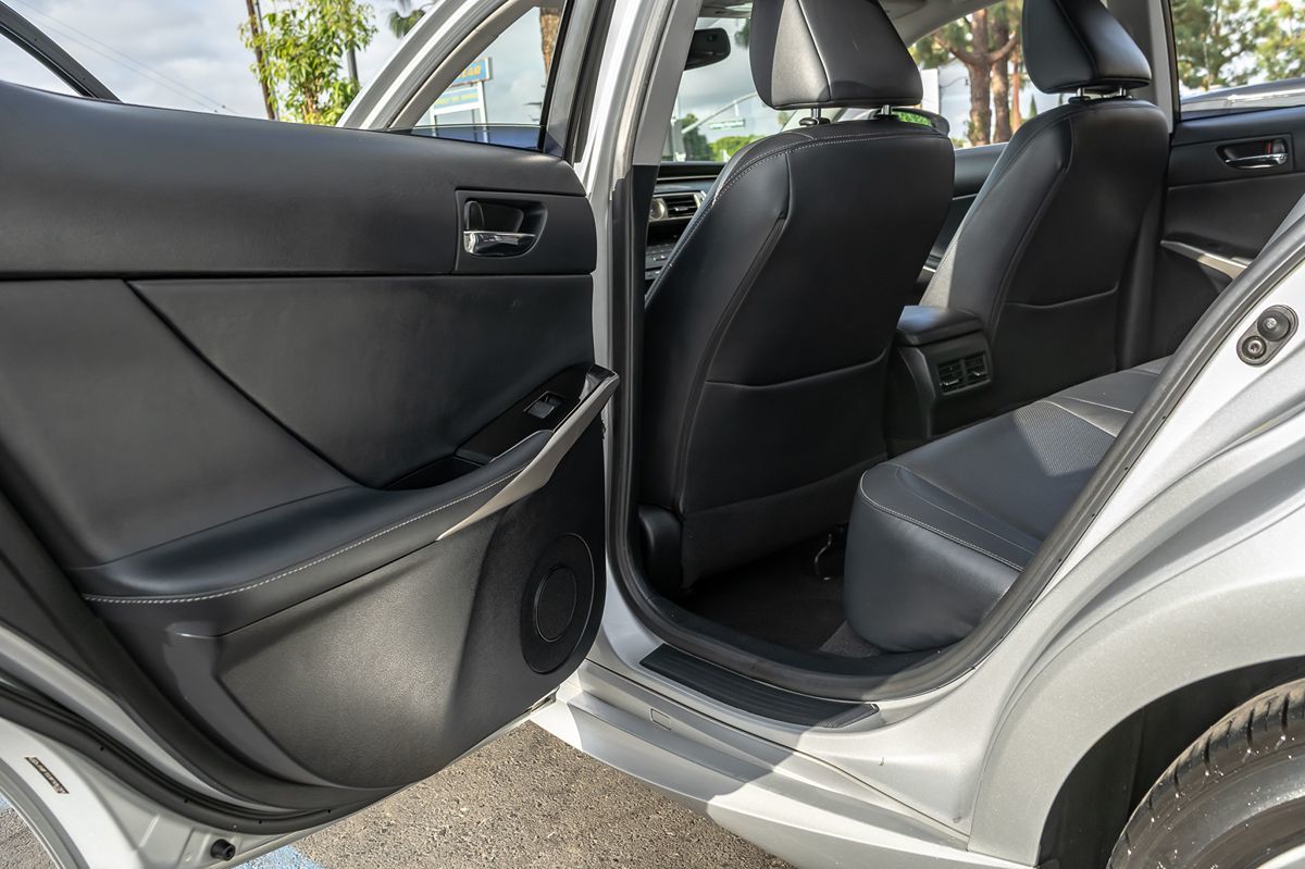 2015 Lexus IS 250 photo 14