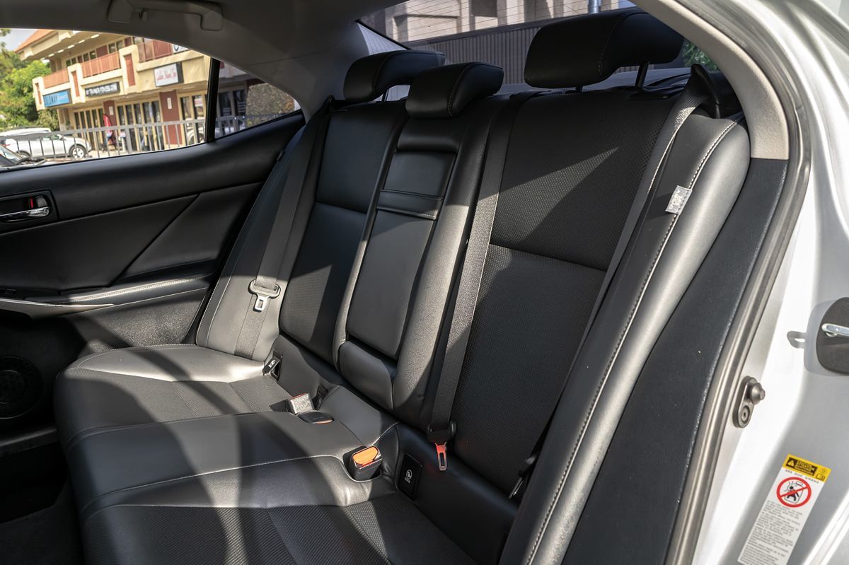 2015 Lexus IS 250 photo 15