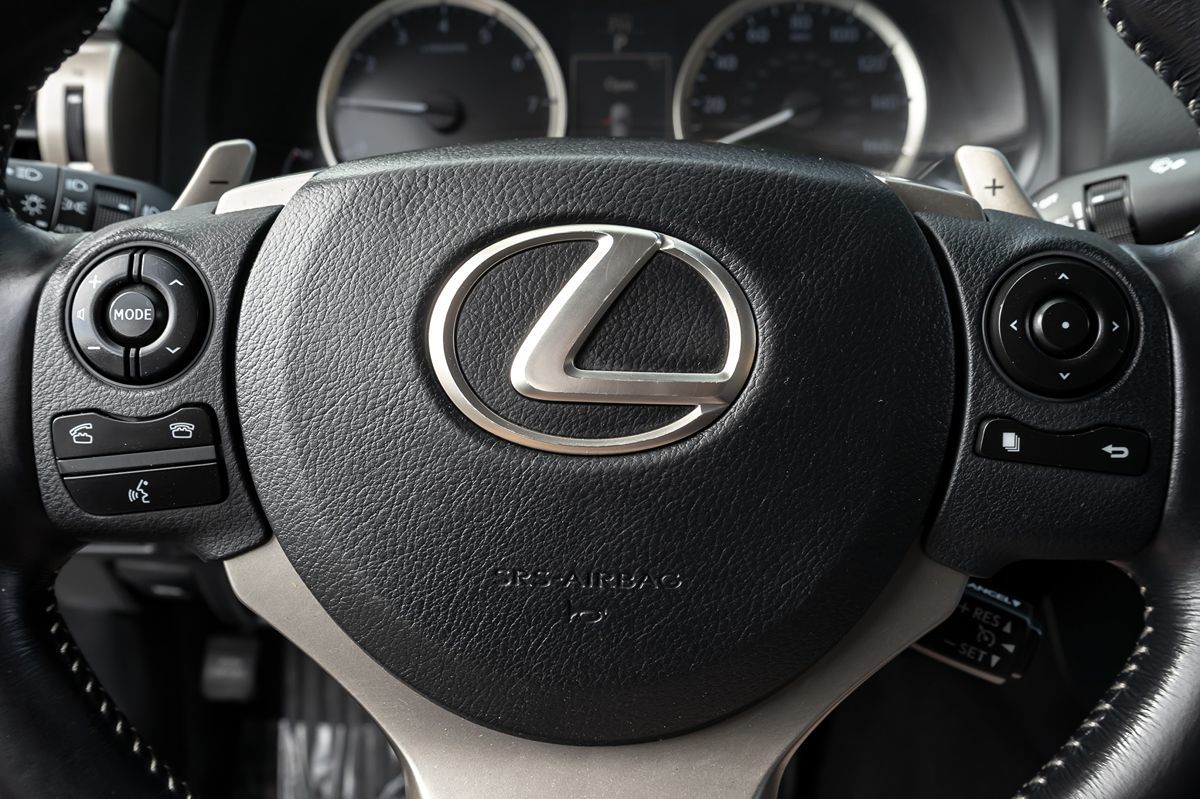 2015 Lexus IS 250 photo 22