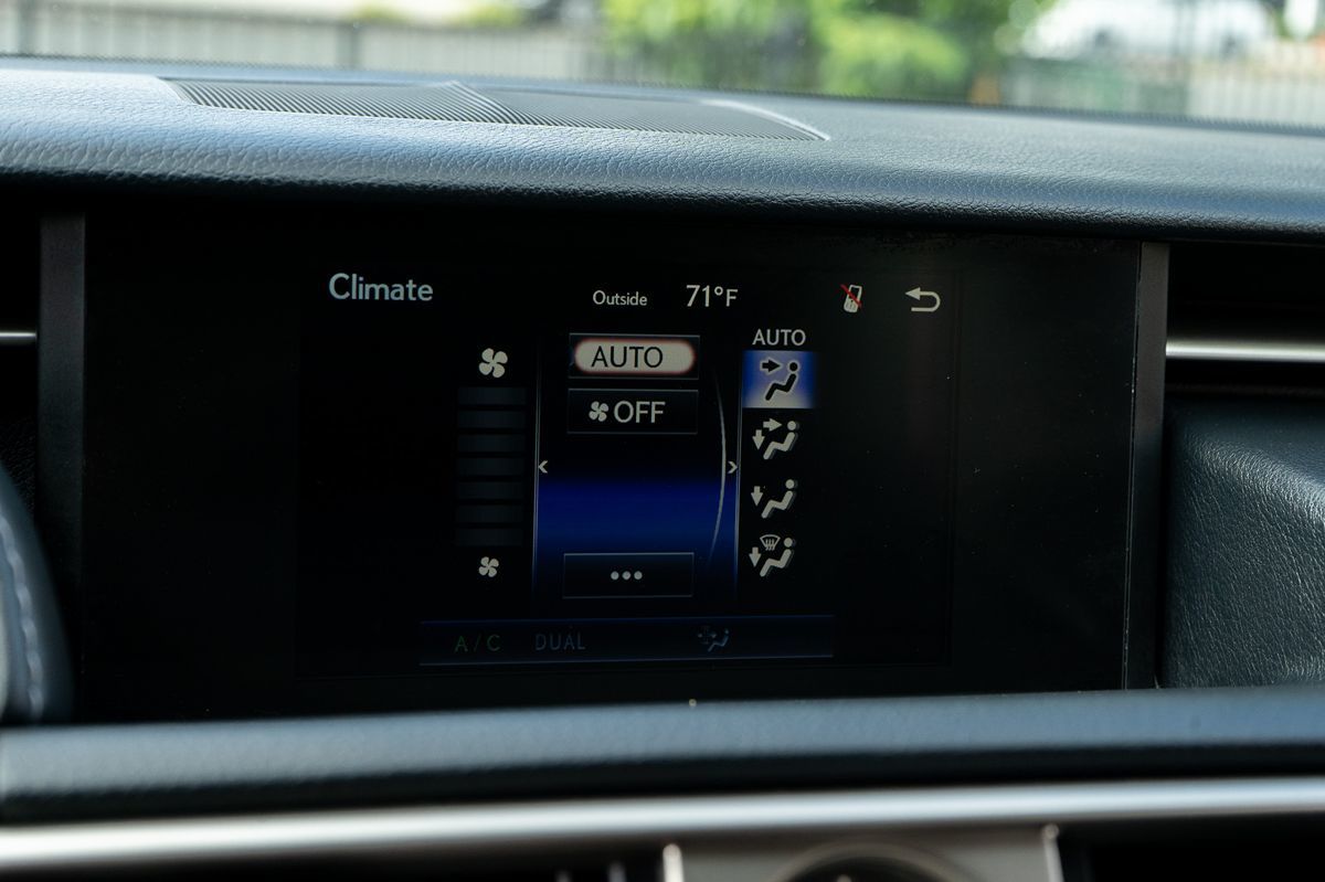 2015 Lexus IS 250 photo 27