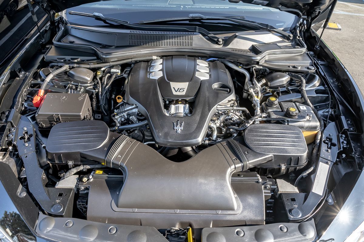 2020 Maserati Ghibli photo 17