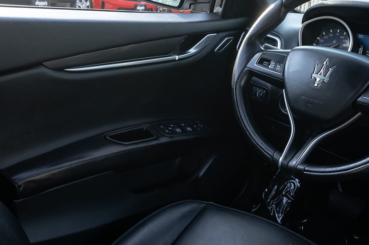 2020 Maserati Ghibli photo 18