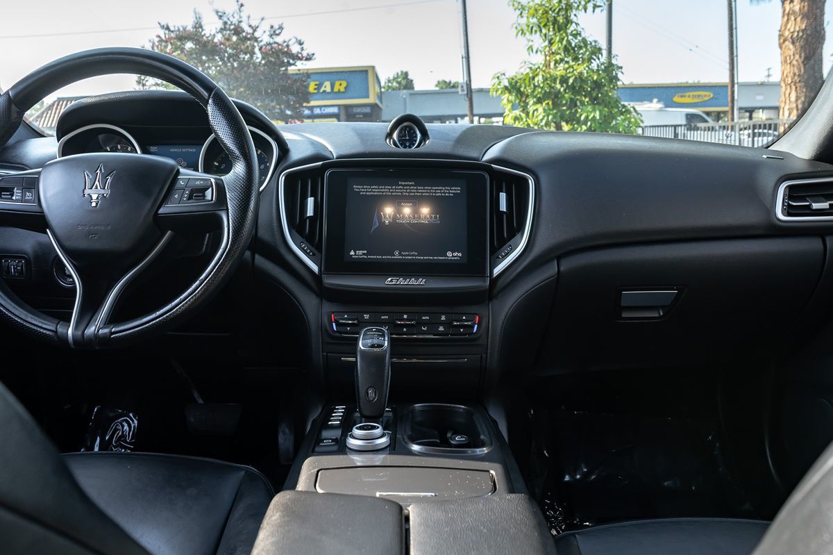2020 Maserati Ghibli photo 19