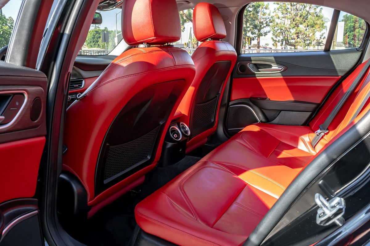 2019 Alfa Romeo Giulia Ti photo 14