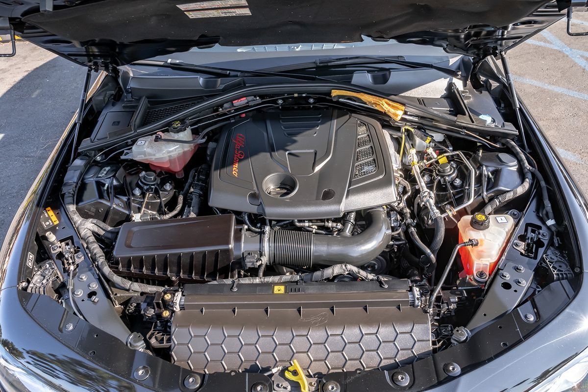 2019 Alfa Romeo Giulia Ti photo 18