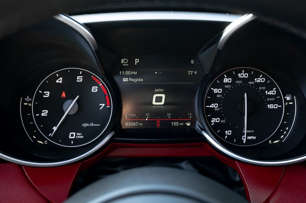 2019 Alfa Romeo Giulia Ti photo 24