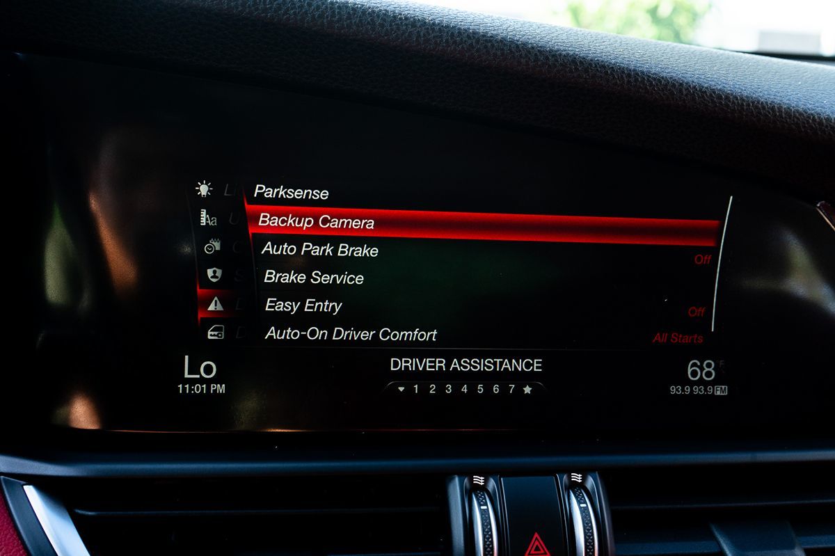2019 Alfa Romeo Giulia Ti photo 32