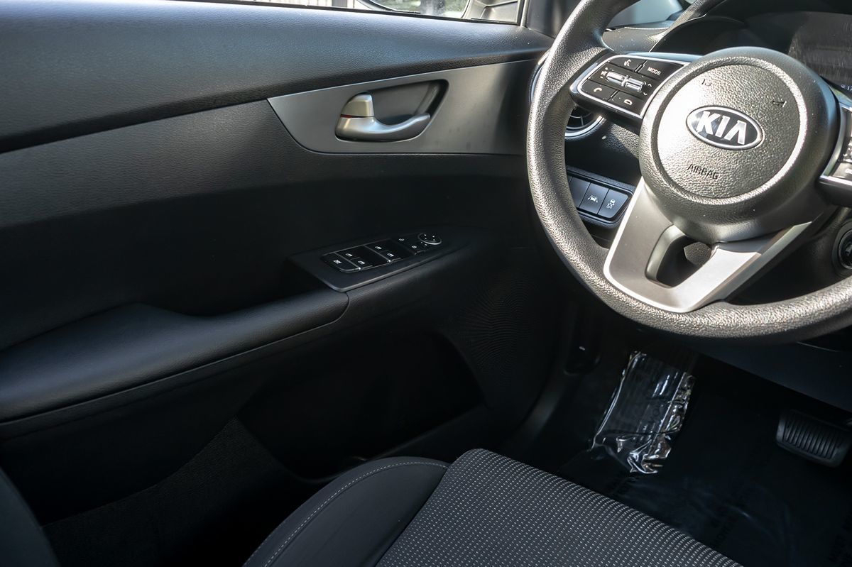 2020 Kia Forte LXS photo 16