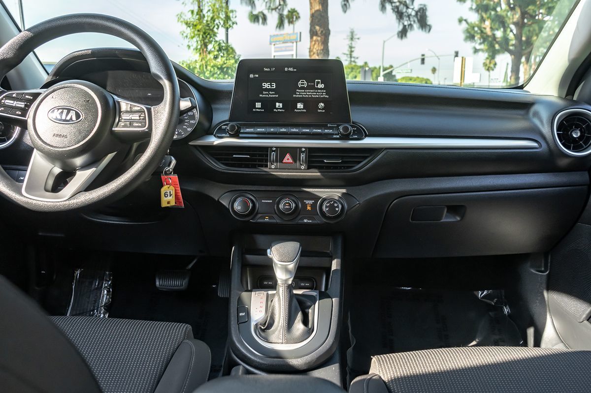 2020 Kia Forte LXS photo 17