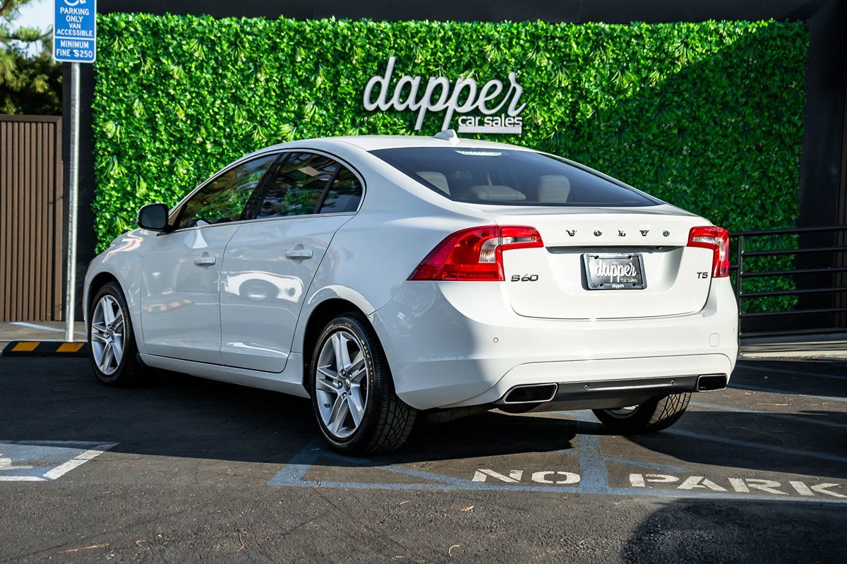 2015 Volvo S60 T5 Drive-E Platinum photo 5