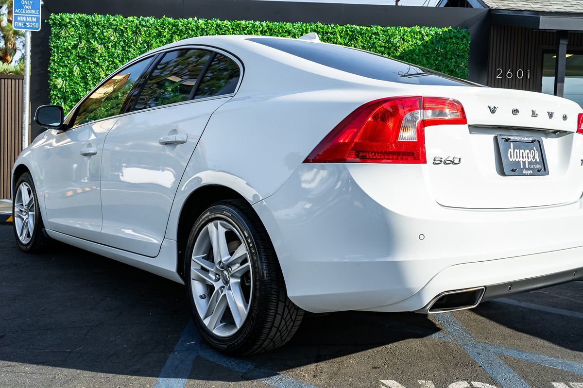 2015 Volvo S60 T5 Drive-E Platinum photo 6
