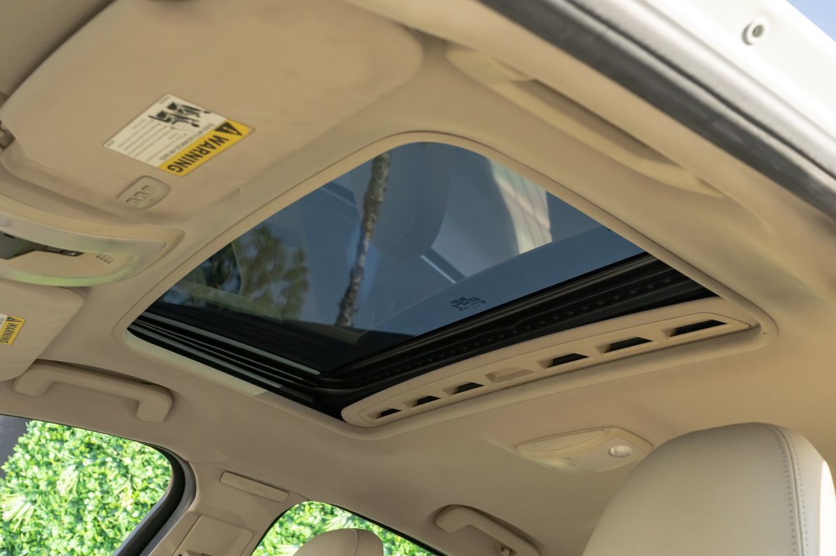 2015 Volvo S60 T5 Drive-E Platinum photo 9