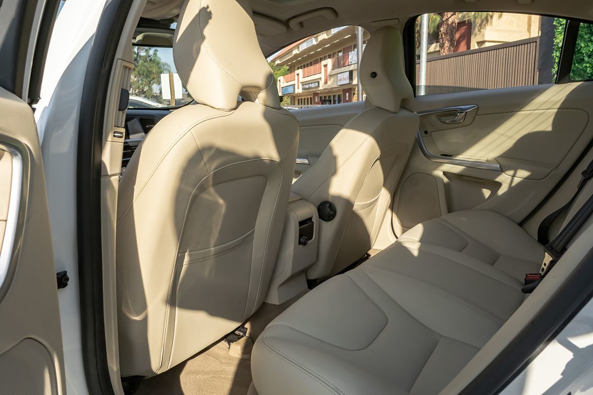 2015 Volvo S60 T5 Drive-E Platinum photo 11