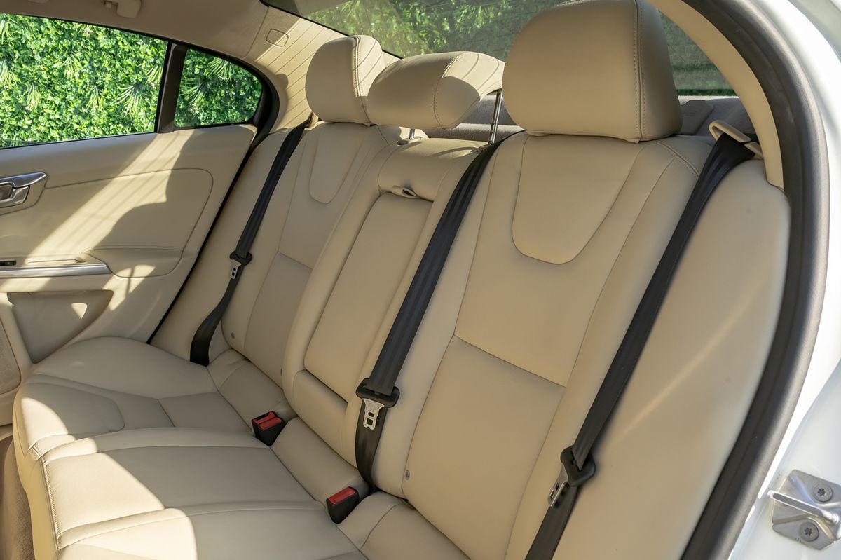 2015 Volvo S60 T5 Drive-E Platinum photo 13
