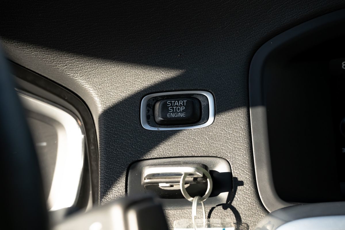 2015 Volvo S60 T5 Drive-E Platinum photo 23