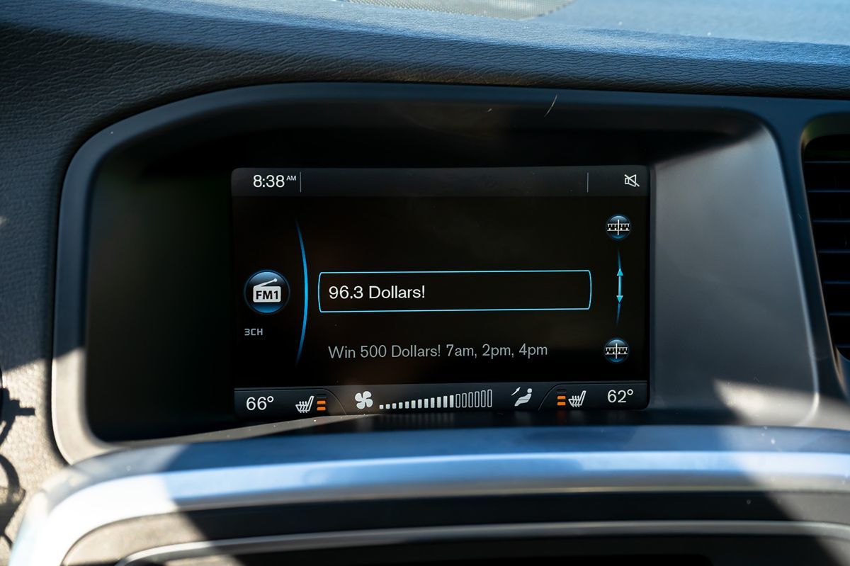 2015 Volvo S60 T5 Drive-E Platinum photo 25