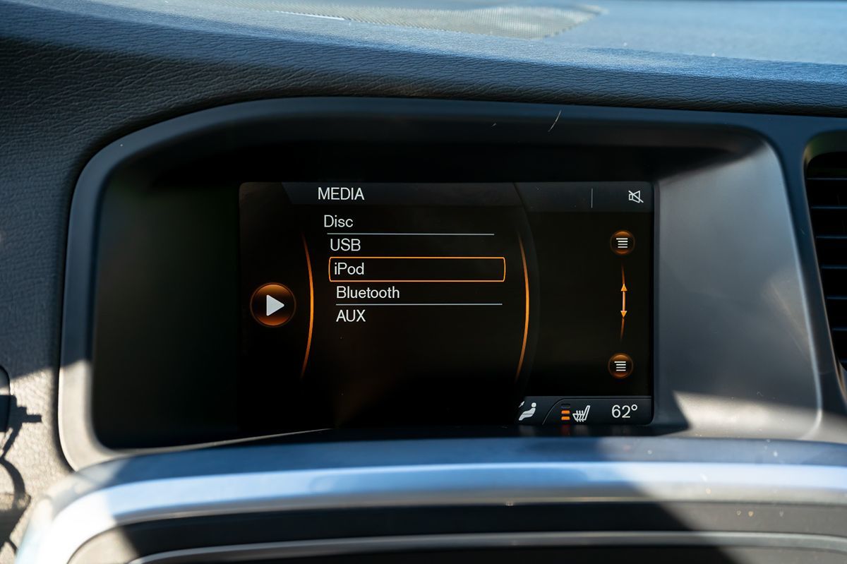2015 Volvo S60 T5 Drive-E Platinum photo 26