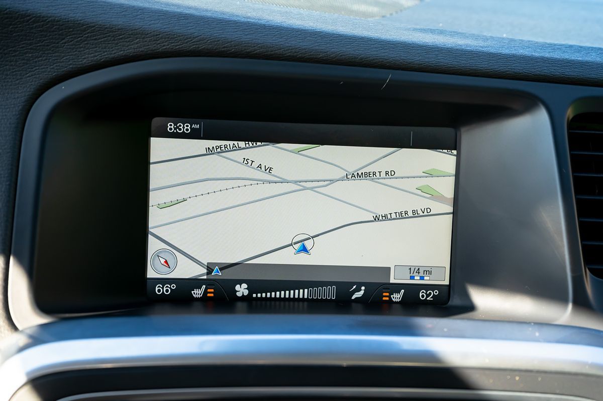 2015 Volvo S60 T5 Drive-E Platinum photo 27