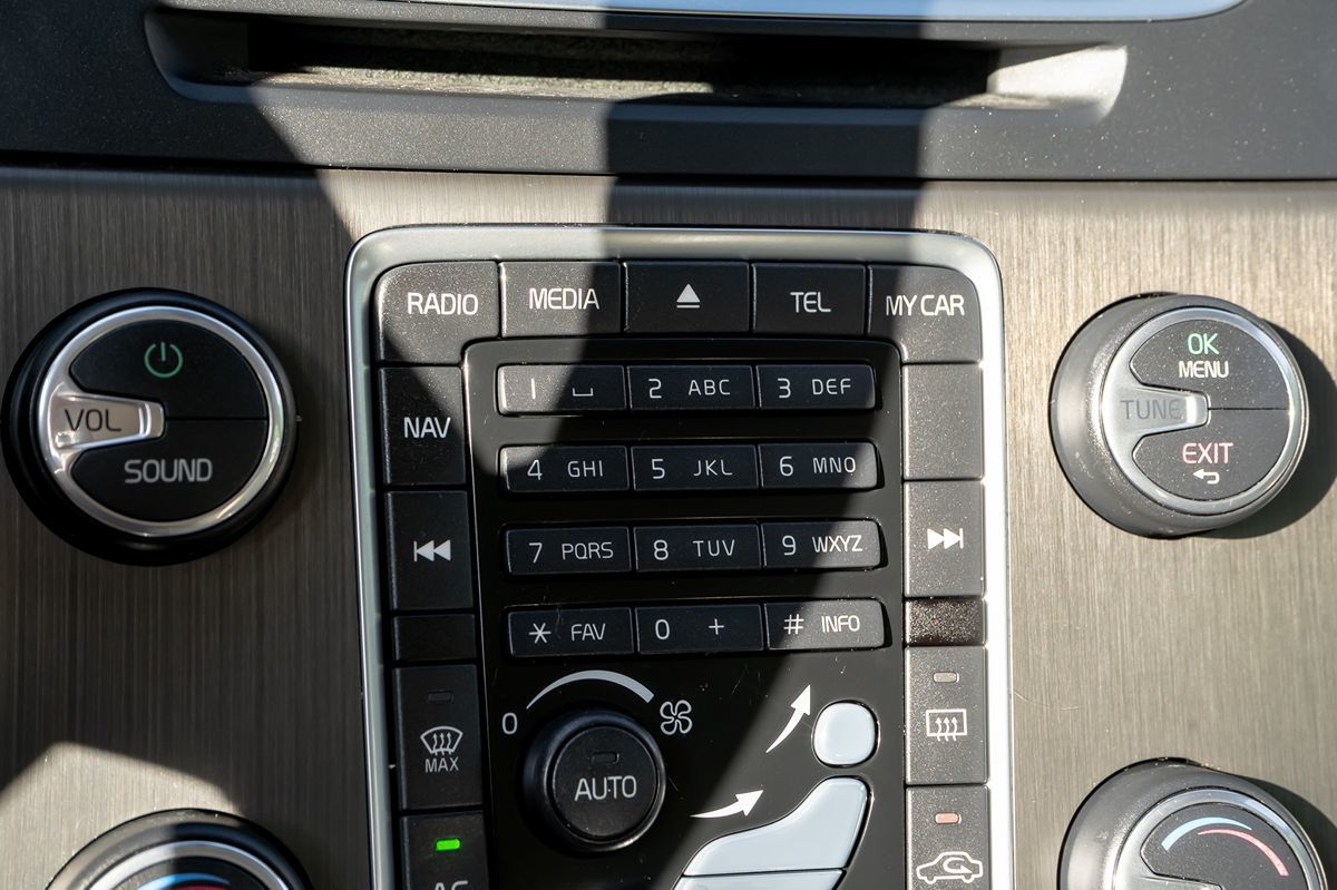 2015 Volvo S60 T5 Drive-E Platinum photo 30