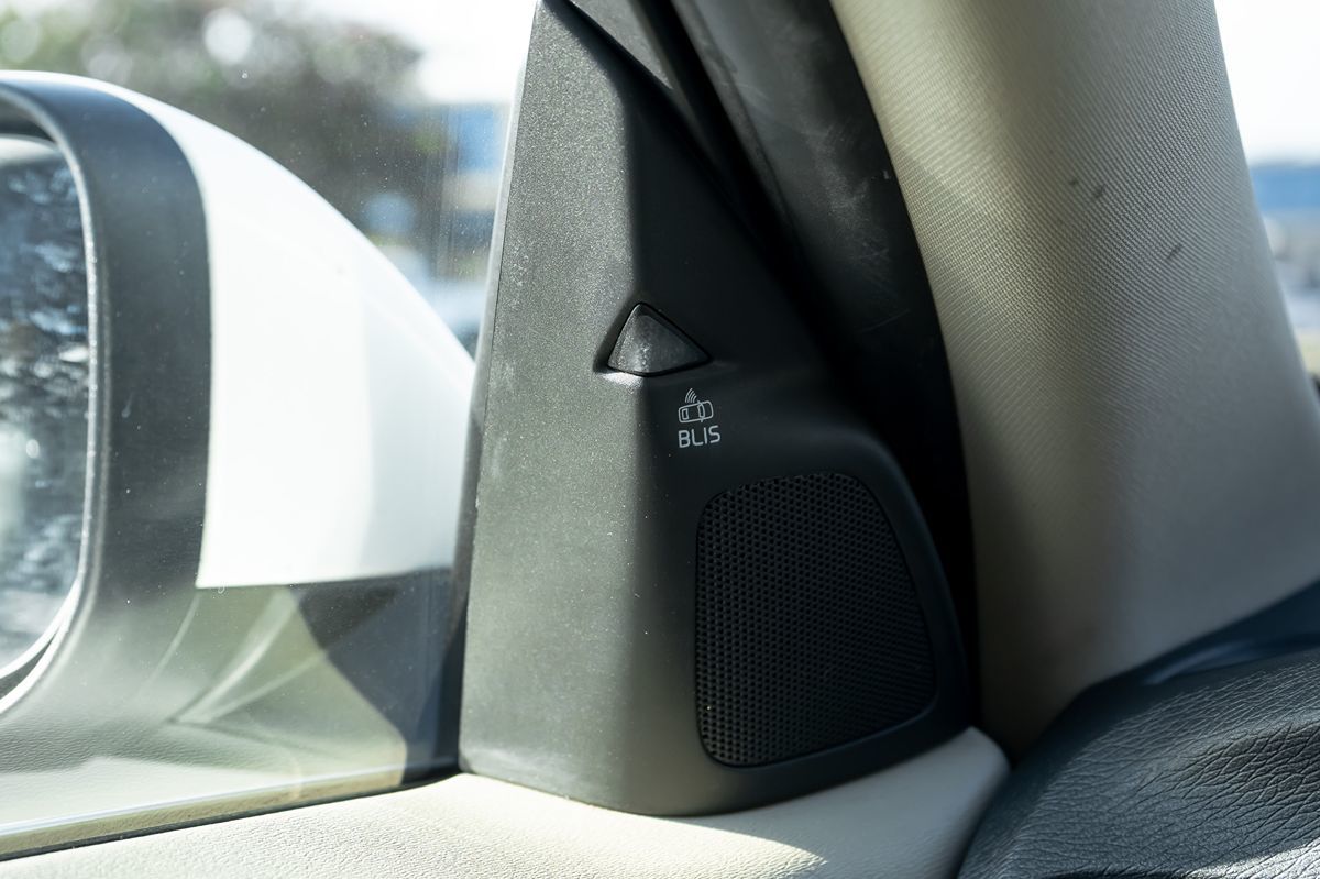 2015 Volvo S60 T5 Drive-E Platinum photo 32