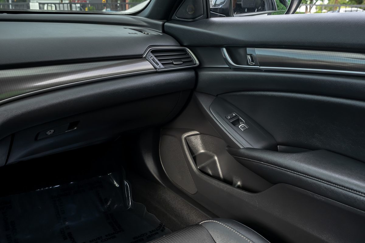 2020 Honda Accord Sport 2.0T photo 20
