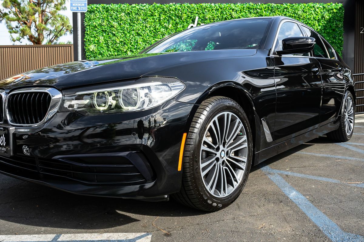 2019 Bmw 530i Sedan photo 2