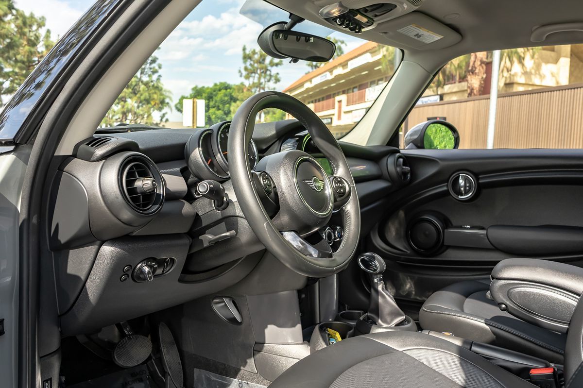 2019 Mini Cooper 2 Door Hardtop Signature photo 6