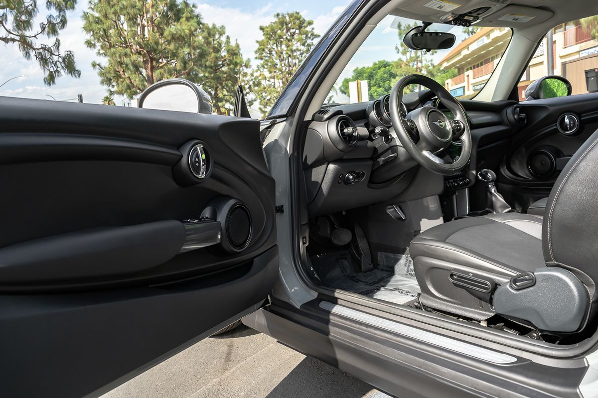 2019 Mini Cooper 2 Door Hardtop Signature photo 7