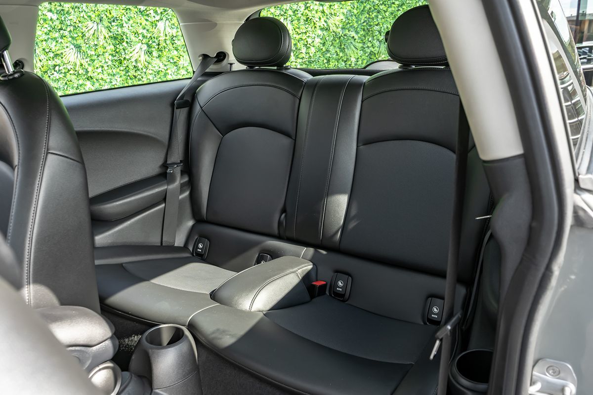 2019 Mini Cooper 2 Door Hardtop Signature photo 9