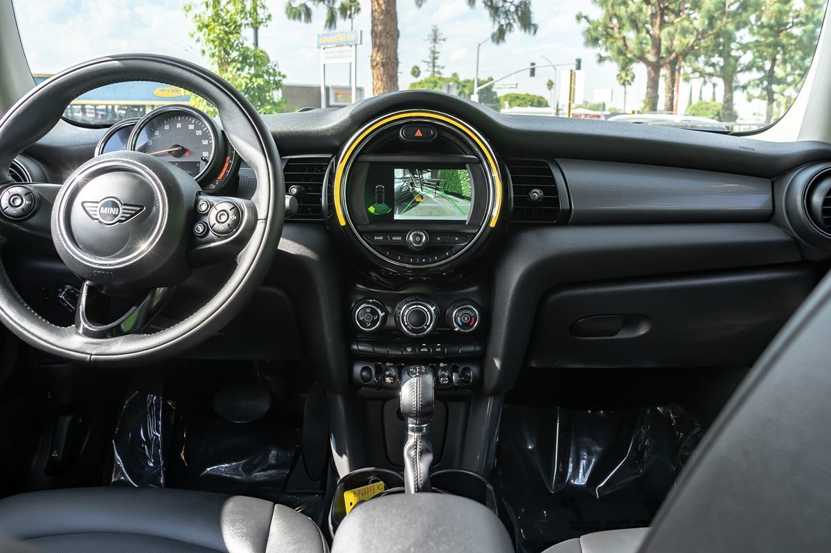 2019 Mini Cooper 2 Door Hardtop Signature photo 14