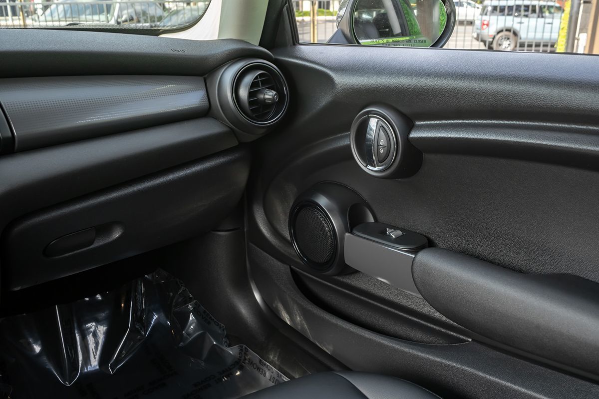 2019 Mini Cooper 2 Door Hardtop Signature photo 16