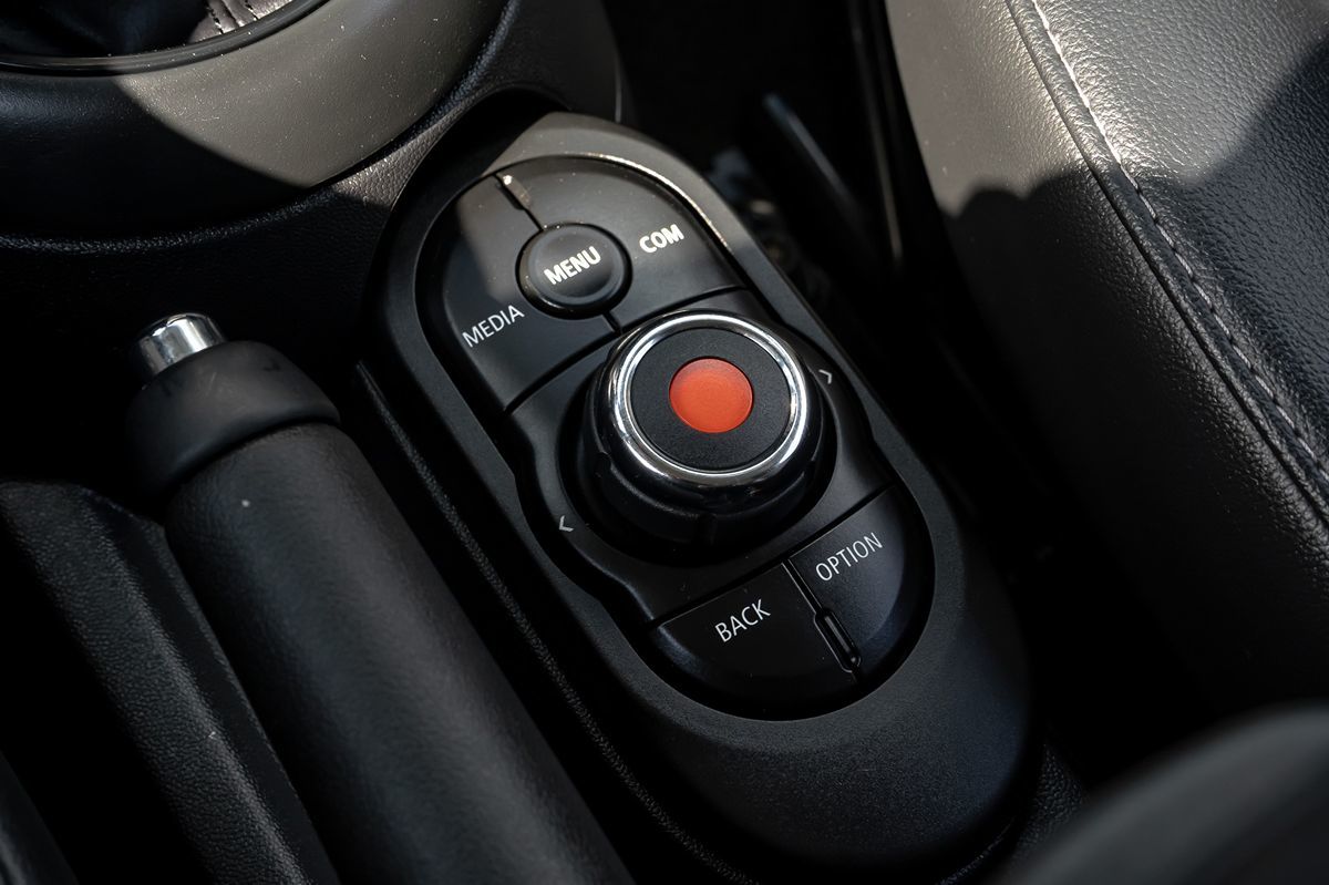 2019 Mini Cooper 2 Door Hardtop Signature photo 20