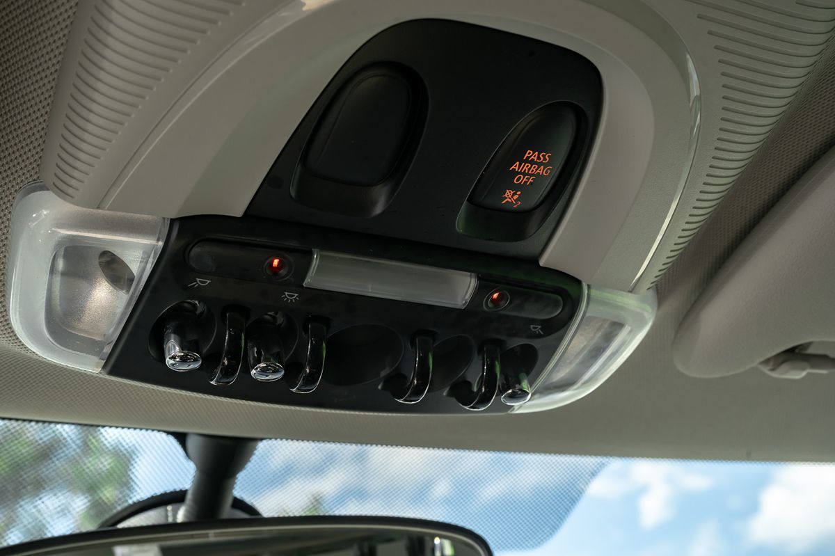 2019 Mini Cooper 2 Door Hardtop Signature photo 21