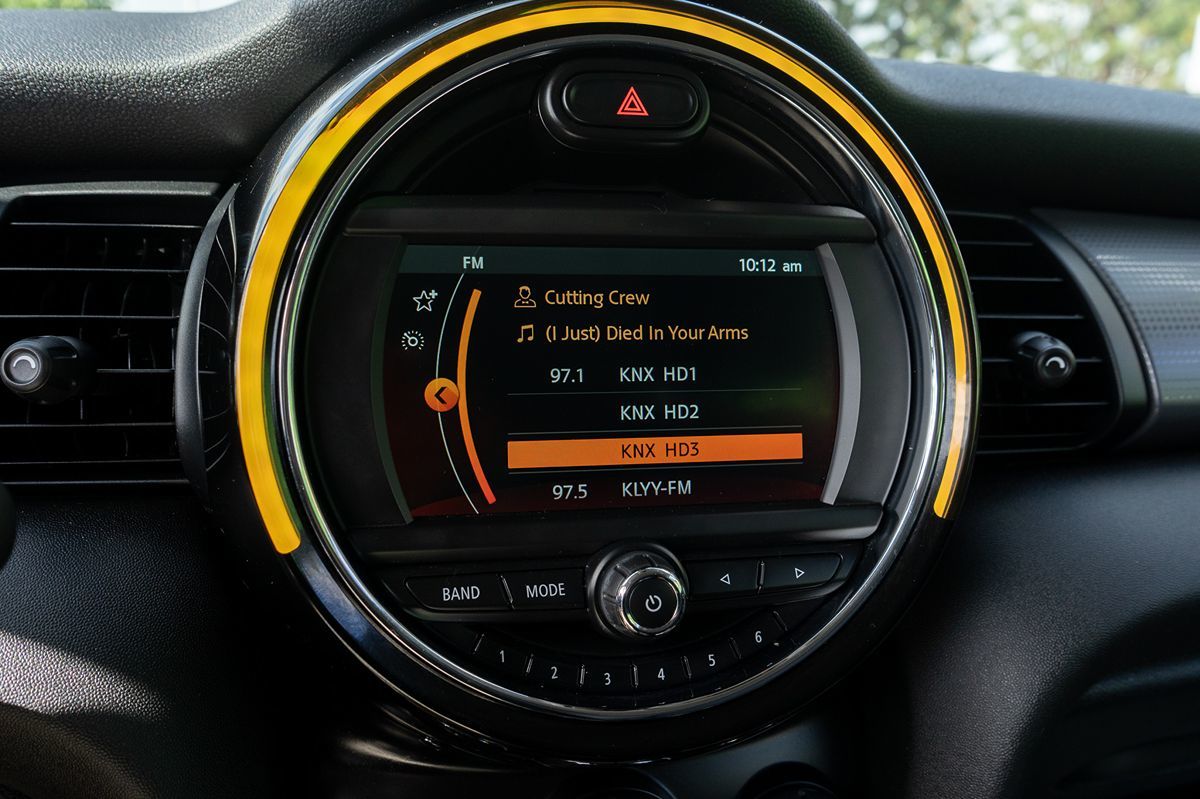 2019 Mini Cooper 2 Door Hardtop Signature photo 25