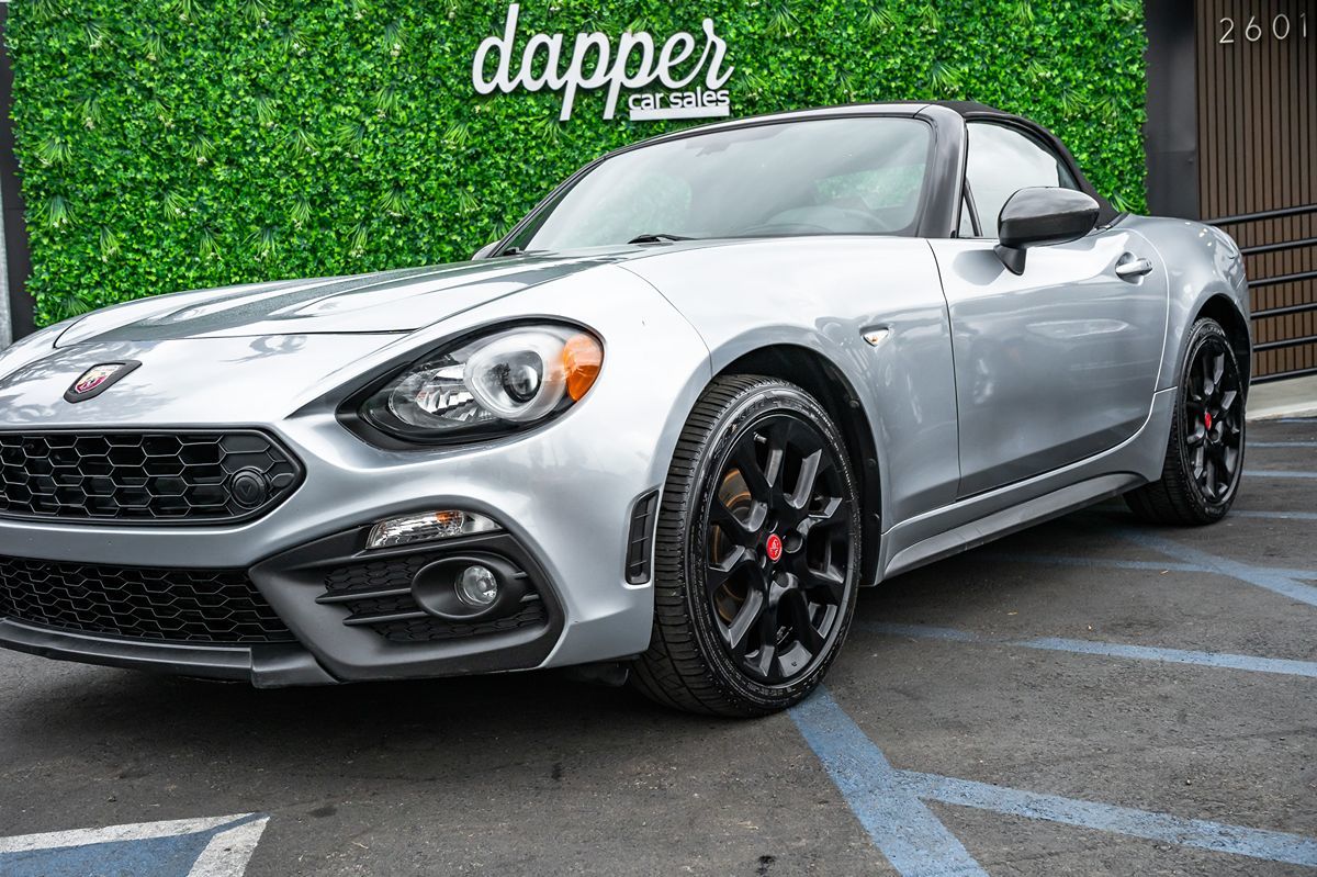 2018 Fiat 124 Spider Abarth photo 2