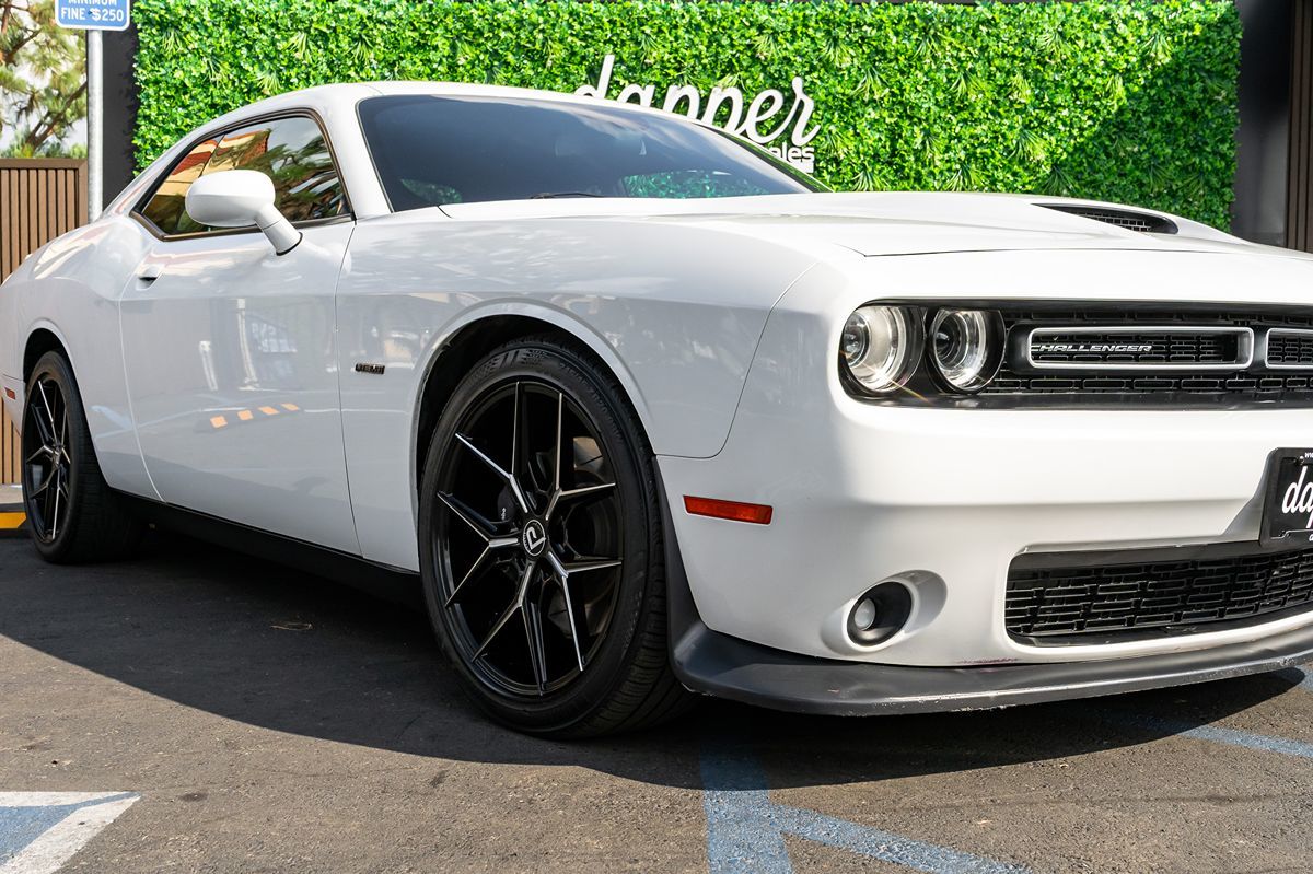 2019 Dodge Challenger R/T photo 4