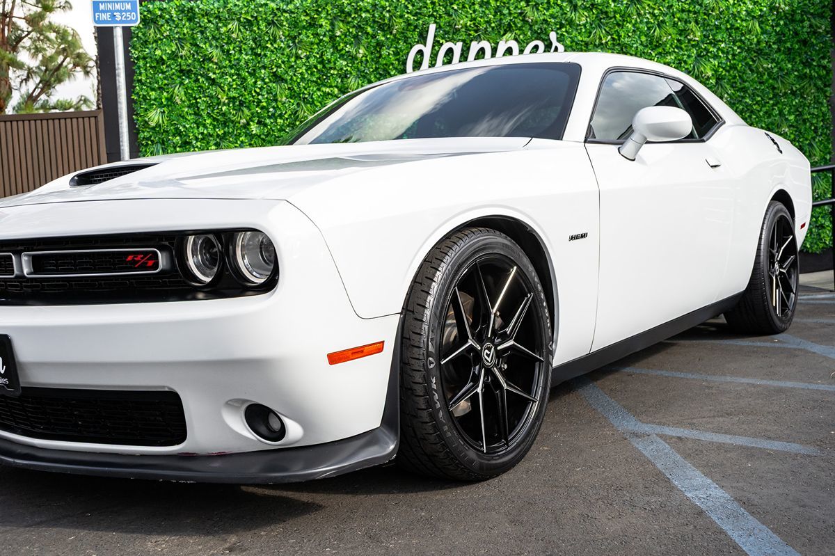 2019 Dodge Challenger R/T photo 2