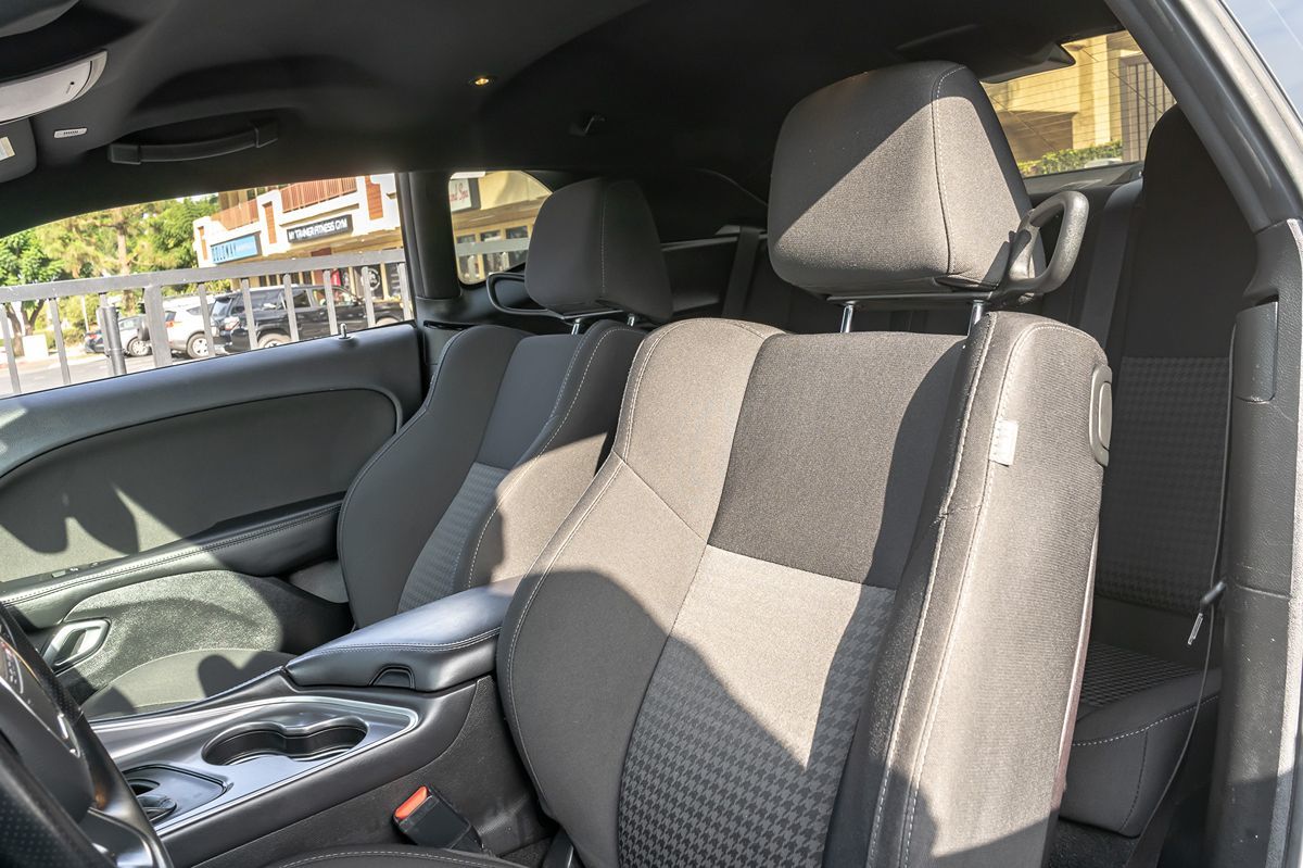 2019 Dodge Challenger R/T photo 12