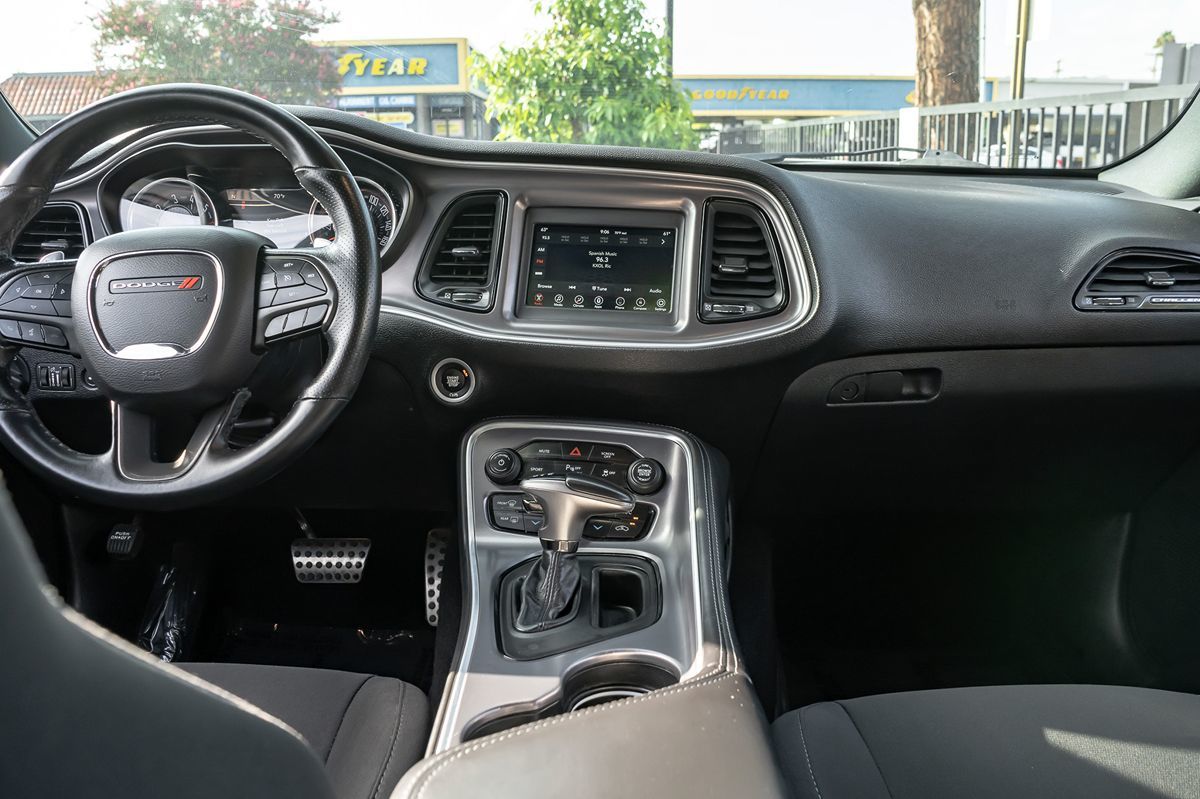 2019 Dodge Challenger R/T photo 16