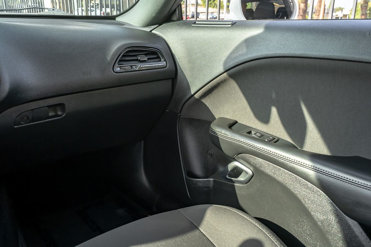2019 Dodge Challenger R/T photo 18