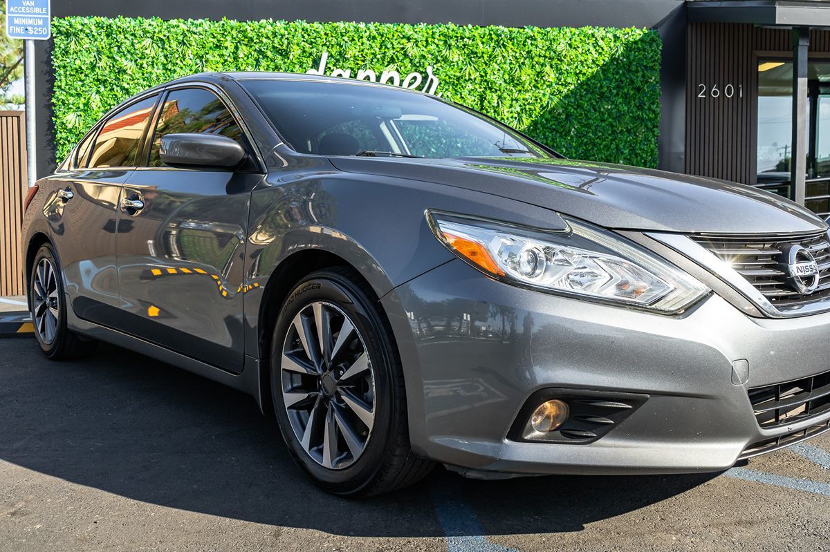 2016 Nissan Altima 2.5 SV photo 4