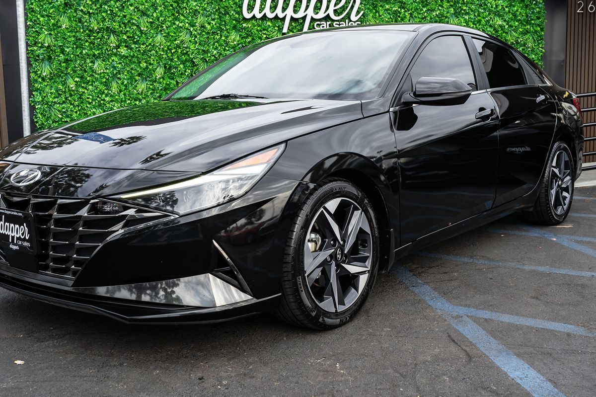 2023 Hyundai Elantra Limited photo 2