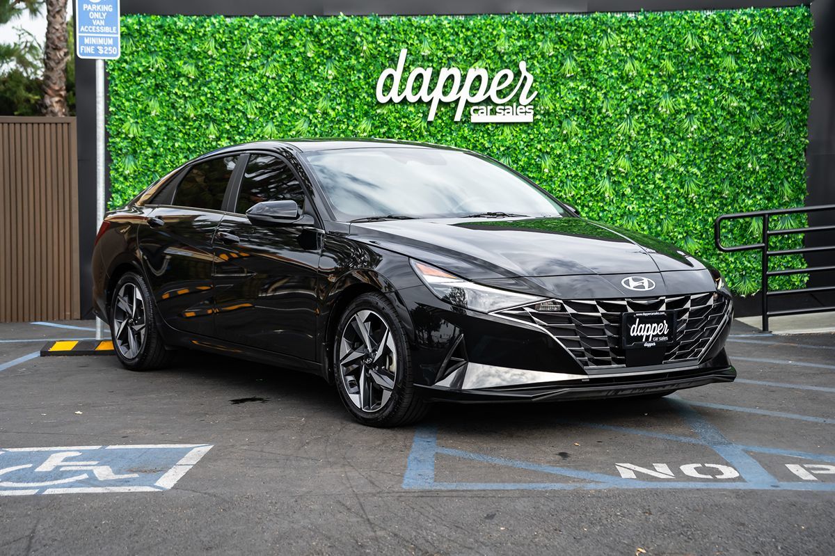 2023 Hyundai Elantra Limited photo 3