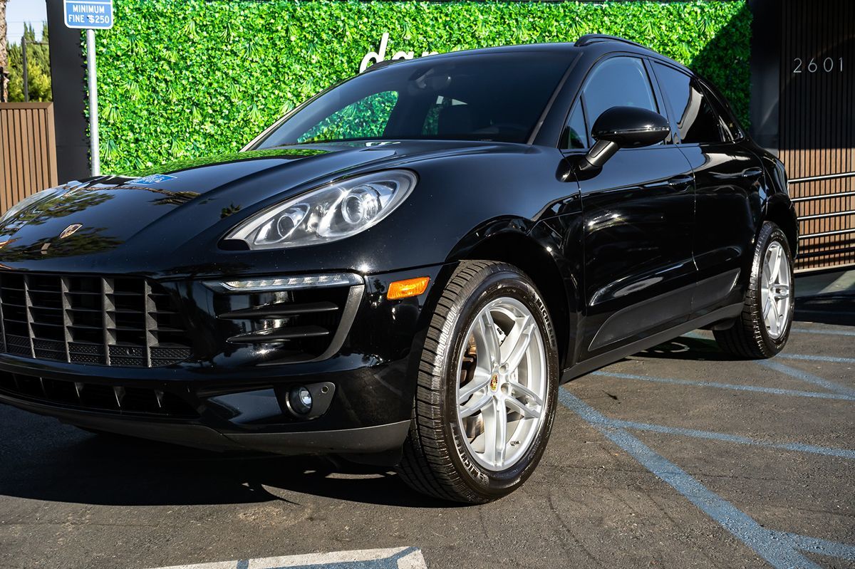 2016 Porsche Macan S photo 2