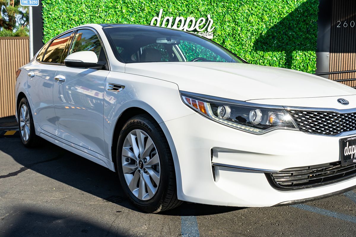 2016 Kia Optima EX photo 4