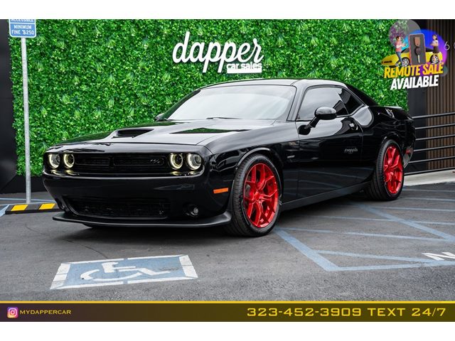Pitch Black Clearcoat 2019 Dodge Challenger R/T RWD Coupe Rear-Wheel Drive Manual
